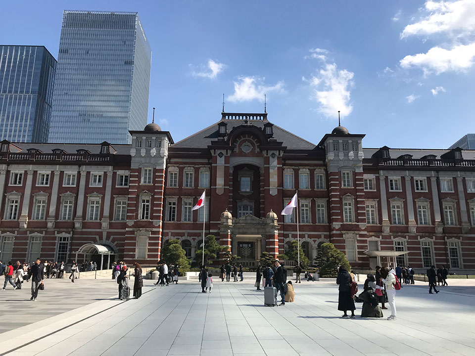東京駅・丸の内出口